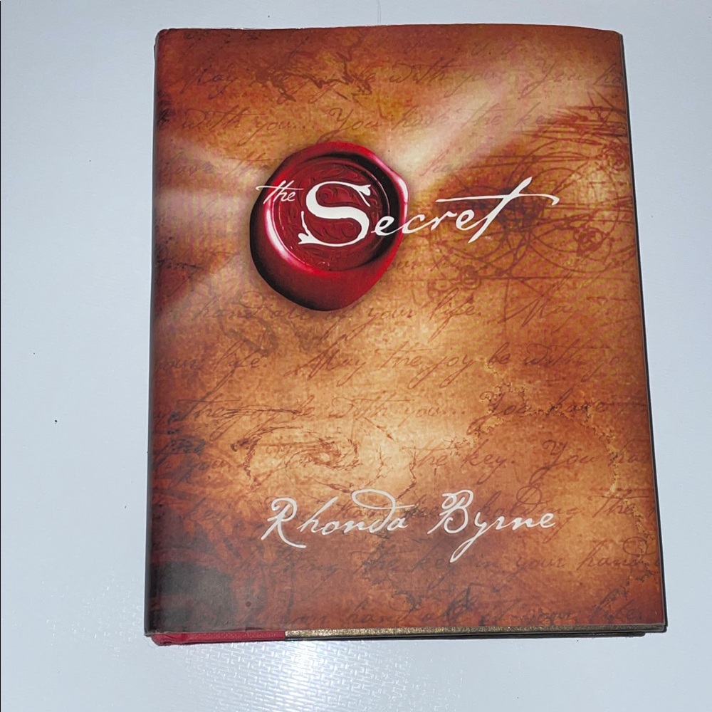 The Secret by - Rhonda Byrne
